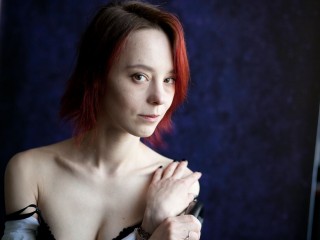 AstravertX webcam girl as a performer. Gallery photo 1.