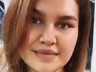 x_Emilia_xo webcam girl as a performer. Gallery photo 1.