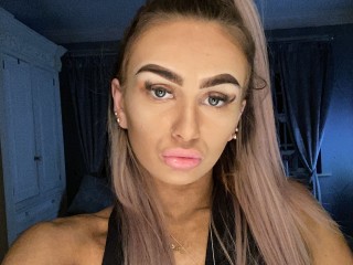 Blonde_Babyy webcam girl as a performer. Gallery photo 1.