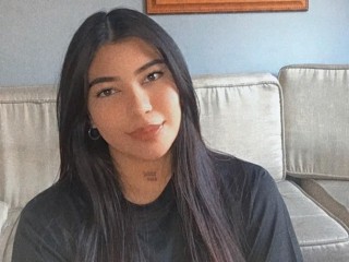 LudovicaPanani webcam girl as a performer. Gallery photo 2.