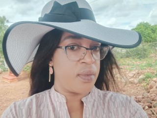 Lillydelicious22 webcam girl as a performer. Gallery photo 1.