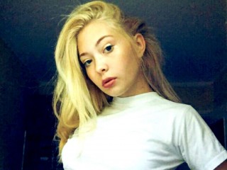 Angel_Lianna69 webcam girl as a performer. Gallery photo 1.