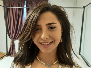 ALESANDRAH webcam girl as a performer. Gallery photo 1.