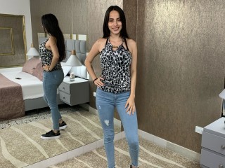 HeidiKurth webcam girl as a performer. Gallery photo 3.