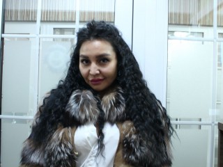 LuaKein webcam girl as a performer. Gallery photo 1.