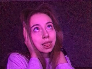 MollyKindy webcam girl as a performer. Gallery photo 1.