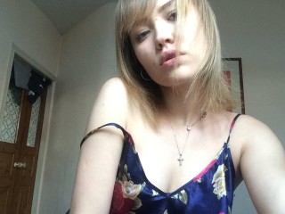 Mis_Capriz webcam girl as a performer. Gallery photo 2.