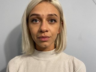 MerloQueen webcam girl as a performer. Gallery photo 2.