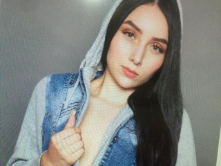 Chloe_Martins webcam girl as a performer. Gallery photo 2.