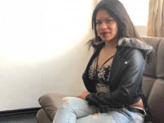 WendyFerrer webcam girl as a performer. Gallery photo 1.