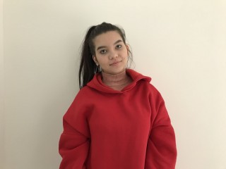 SalyLindmon webcam girl as a performer. Gallery photo 2.