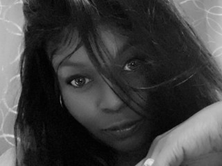 BelleLadyT webcam girl as a performer. Gallery photo 3.