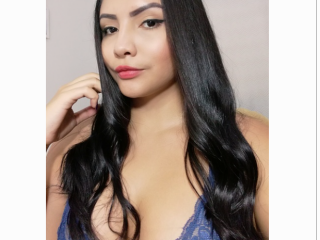 Phoe_be webcam girl as a performer. Gallery photo 3.