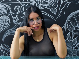 JuanitaaMansson webcam girl as a performer. Gallery photo 3.