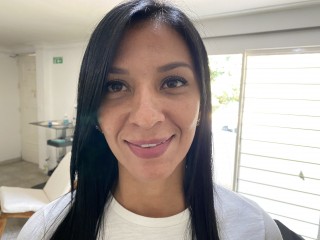 Megan_Taylor19 webcam girl as a performer. Gallery photo 2.