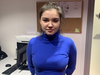 KristiWagnery webcam girl as a performer. Gallery photo 1.