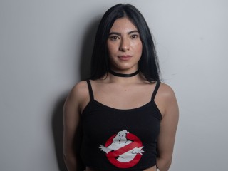 SilviaBenet webcam girl as a performer. Gallery photo 3.