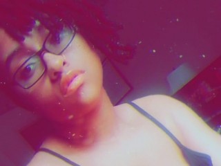 DrewGilliam webcam girl as a performer. Gallery photo 1.