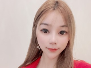 liweisaqi webcam girl as a performer. Gallery photo 2.
