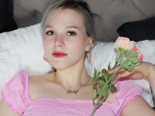 MiaMalin webcam girl as a performer. Gallery photo 6.