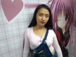 AndreaColete webcam girl as a performer. Gallery photo 2.