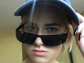 Teeny_MariaX webcam girl as a performer. Gallery photo 1.