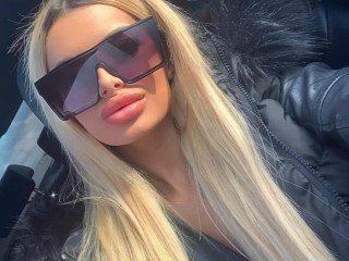 AbbyHills webcam girl as a performer. Gallery photo 4.