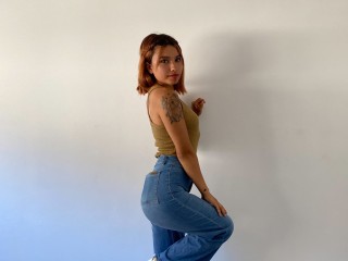 LeahHollywood webcam girl as a performer. Gallery photo 1.