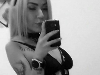 Sara_Crush webcam girl as a performer. Gallery photo 2.