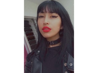 EmiliCollins webcam girl as a performer. Gallery photo 3.