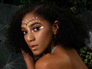 AriianaBlack webcam girl as a performer. Gallery photo 3.