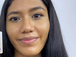 LinaSaenz webcam girl as a performer. Gallery photo 1.