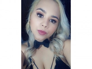 SheilaAdams webcam girl as a performer. Gallery photo 1.