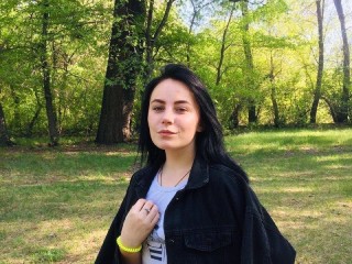 NatalieClark webcam girl as a performer. Gallery photo 1.