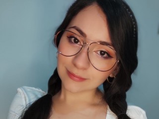 MimiWhitee webcam girl as a performer. Gallery photo 4.