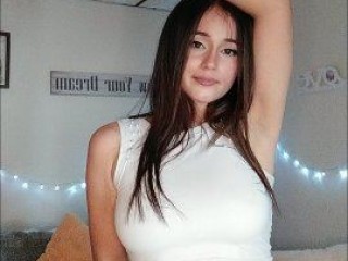 AlanaRoger webcam girl as a performer. Gallery photo 6.