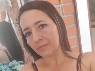 Bella_Rosehot webcam girl as a performer. Gallery photo 1.