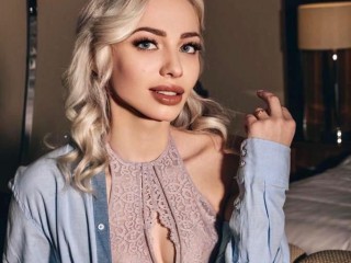 MilaAngel18 webcam girl as a performer. Gallery photo 1.