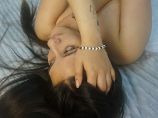 BellaSpinelly webcam girl as a performer. Gallery photo 1.