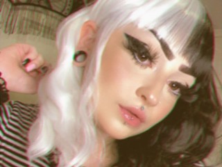 PeachesnHoney webcam girl as a performer. Gallery photo 1.