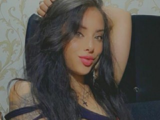 SarahMartinez webcam girl as a performer. Gallery photo 2.