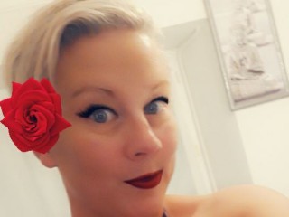 sweetcandypops webcam girl as a performer. Gallery photo 3.