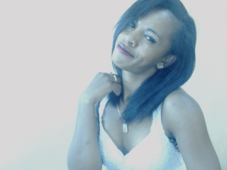 alysexy webcam girl as a performer. Gallery photo 2.