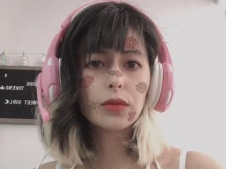 CutieLissa webcam girl as a performer. Gallery photo 4.