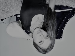 AkiiraTomas webcam girl as a performer. Gallery photo 2.