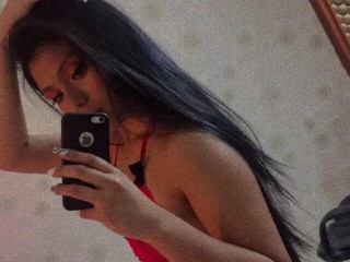 Mikaela_18 webcam girl as a performer. Gallery photo 5.