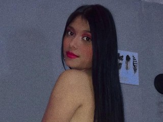 Mikaela_18 webcam girl as a performer. Gallery photo 6.