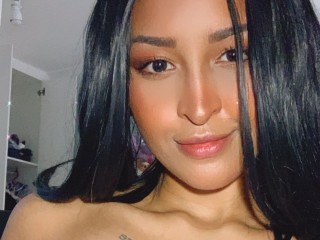 Risoflora webcam girl as a performer. Gallery photo 1.