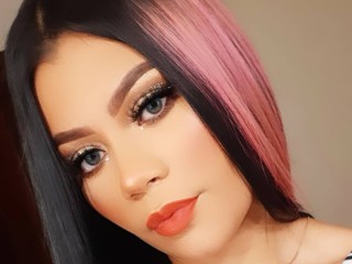 irisrey webcam girl as a performer. Gallery photo 1.