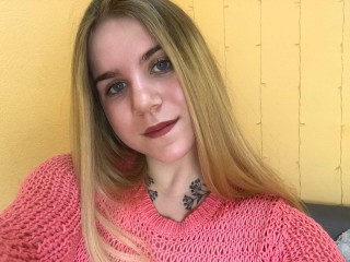 SophiDuth webcam girl as a performer. Gallery photo 1.